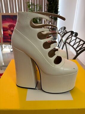 White Marc Jacobs Kiki boots